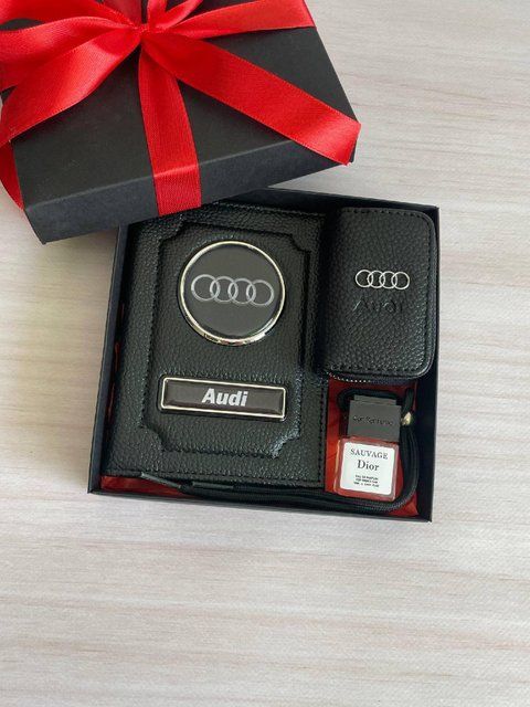 Набір 3в1: обкладинка + чохол + автопарфум Audi S04-110038520 фото
